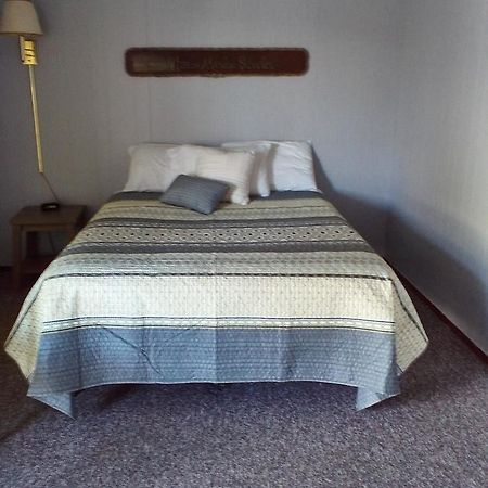 The Monarch Motel Cheboygan Esterno foto